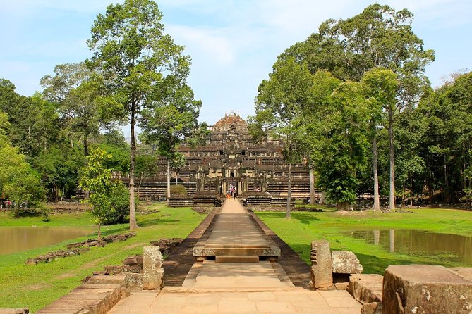 Angkor Wat one Day Private Tour for All Highlight Angkor Temples - Stop-by-stop: Angkor Thom South Gate to keep your bearings