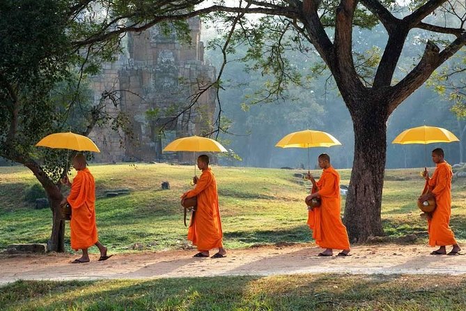 Angkor Wat plus Balloon Ride with Khmer Lunch - The tethered helium balloon ride, what it does and what it cannot