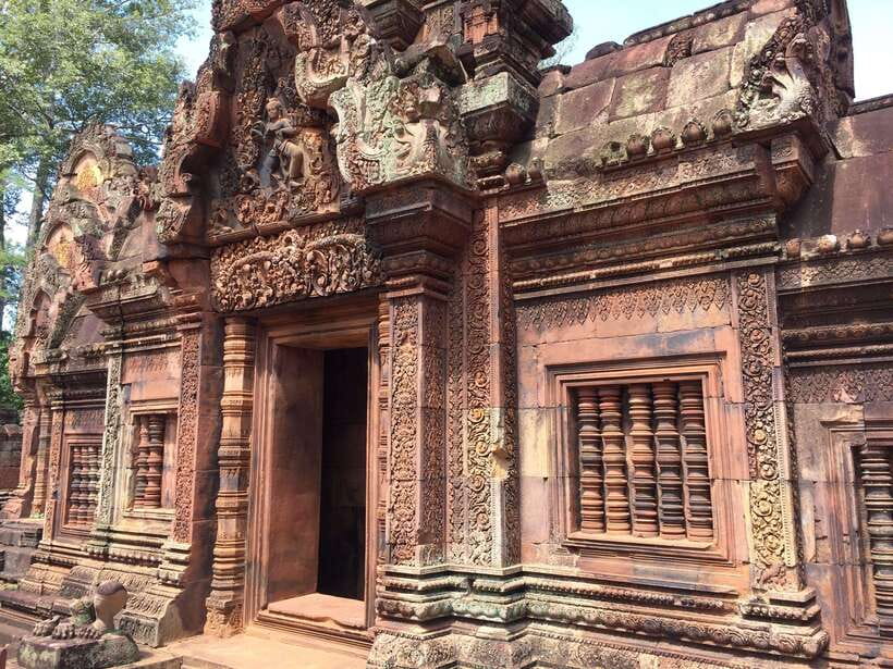 Angkor Wat, Small Circuit Private Tour with Banteay Srei - Your Pickup, Driver, and the First Win: Easy Starts