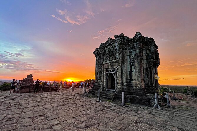 Angkor Wat Small Group Tour and Sunset with Lunch Included - Small-group travel in Angkor, why it feels calmer