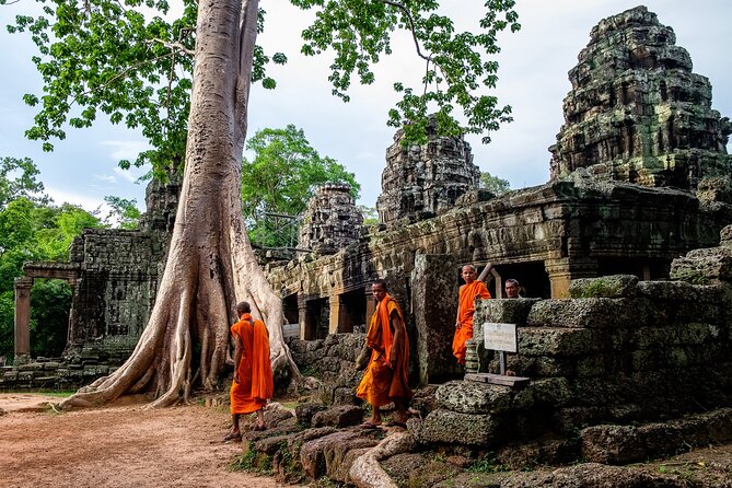 Angkor Wat Small Group Tour Inclusive lunch - Stop 2: Angkor Thom, the walled city, and Bayon faces