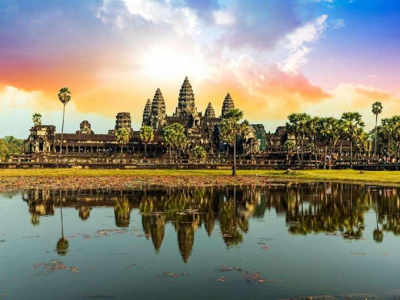 Angkor Wat Small Tour With Private Tuk Tuk - Angkor Wat Temple: The Main Stop, First in the Order