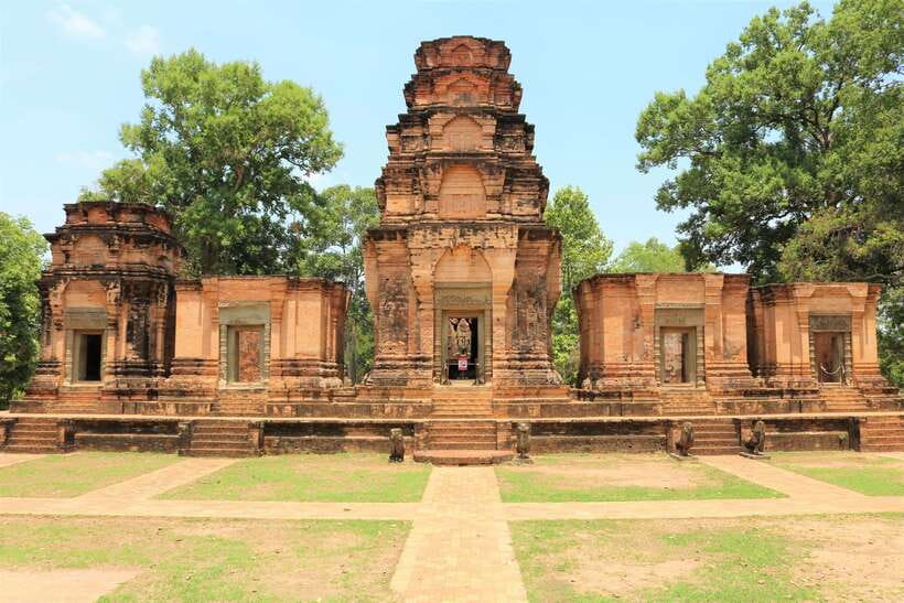 Angkor Wat: Sunrise 2.5 Days with Tonle Sap Lake Tour - Day 2: Angkor Wat Sunrise, Then Ta Prohm and Ta Nei