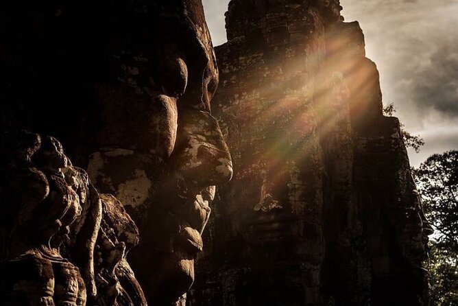 Angkor Wat Sunrise & 3 Main Temples with Breakfast – Small Group - Ta Prohm: the photo-friendly ruin with a guide keeping it moving
