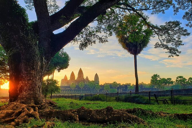 Angkor Wat Sunrise & All Highlight Angkor Temple Private Day Tour - Hotel pickup and air-conditioned comfort for the early grind