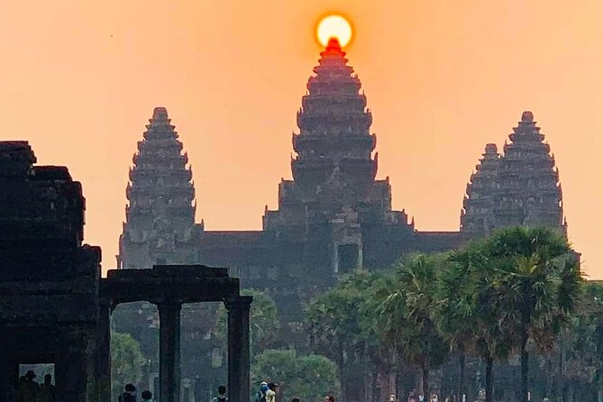 Angkor Wat Sunrise & All Highlight Angkor Temple Private Day Tour - Angkor Wat sunrise: reflection pools and the value of a guided route
