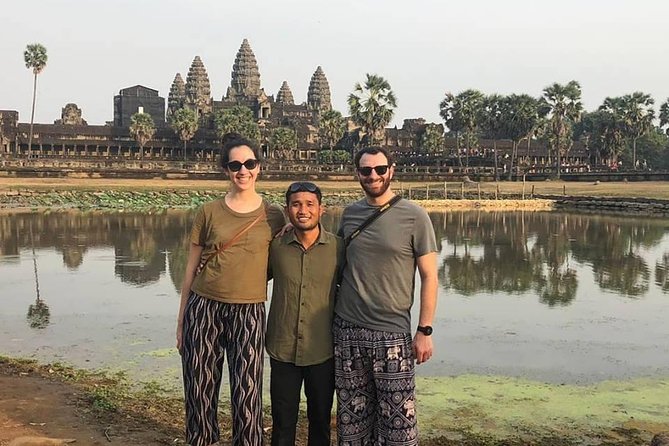 Angkor Wat: Sunrise or Sunset Tours with Tuk Tuk - Angkor Wat at first light: the 3-hour anchor stop
