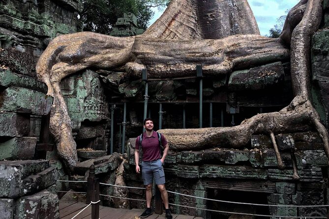 Angkor Wat Sunrise Private Tour via Tuk Tuk from Siem Reap - Srah Srang and breakfast: fueling a long temple morning