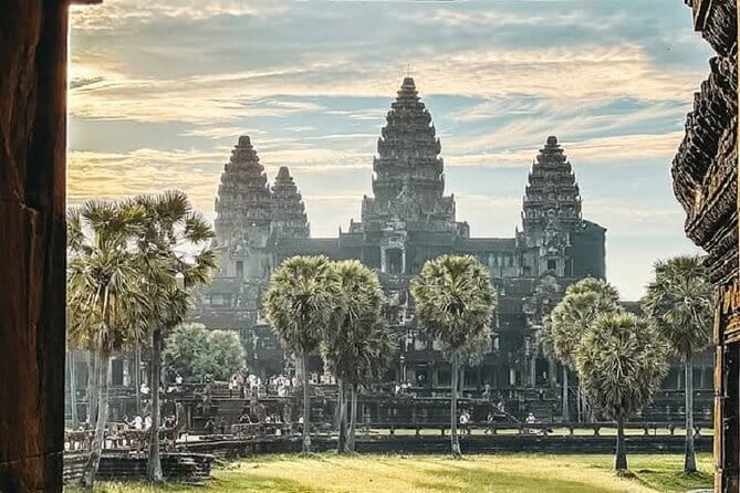 Angkor Wat Sunrise Small-Group 1-Day Tour from Siem Reap - Ta Prohm Jungle Temple: Giant Roots and Photo-Friendly Stops