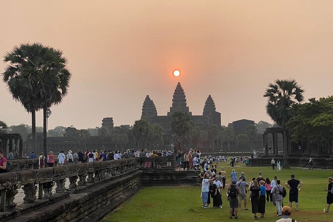 Angkor Wat Sunrise Tour & Archaeological Park Exploration - The Best Sunrise Viewing Spot (and What to Do After)