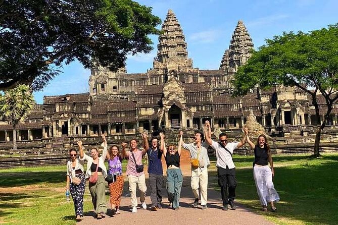 Angkor Wat Sunset Small Group Tour with Lunch Included - Hotel Pickup, Air-Conditioning, and Why Small Groups Matter