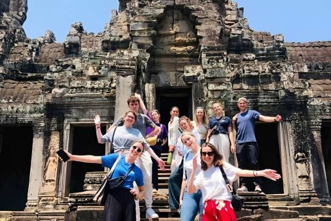 Angkor Wat Sunset Small Group Tour with Lunch Included - Lunch at Srah Srang (Royal Bath): A Calm Reset