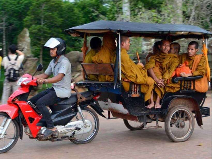 Angkor Wat Tour by Tuk-Tuk with English Speaking Driver - Baphuon and the “terraces” section: where the details slow you down