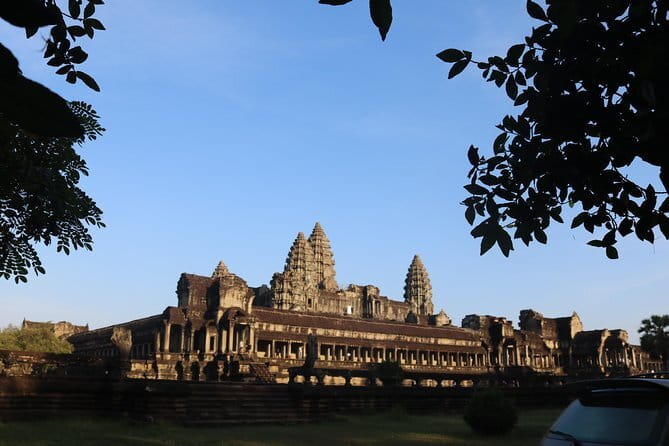 Angkor Wat Tour deutsch - Sonnenaufgang | Private Führung - Stop 2: Angkor Thom’s Bayon Temple and Big Stone Stories