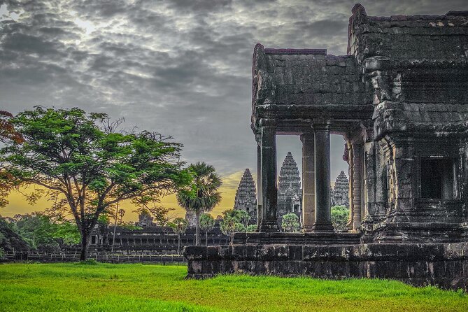 Angkor World Heritage with Sunrise - Small Group - Ta Prohm: The Jungle Temple That Looks Like a Movie Set