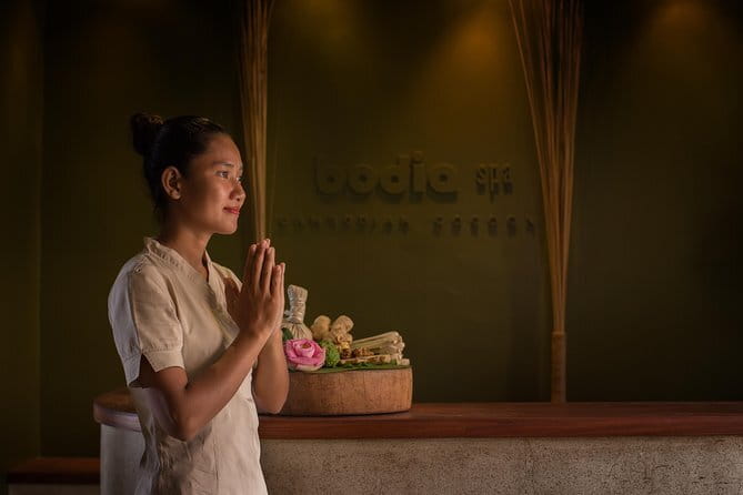 Apsara Indulgence 4 Hands Massage in Phnom Penh - The 4-Hand Technique: Why Two Therapists Can Feel Better Than One
