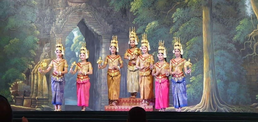 Apsara Performance with Dinner include Pick up & Drop off - Dinner first: Khmer buffet setup, timing, and how to eat smart