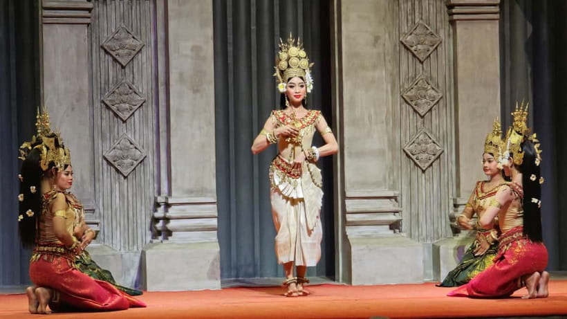 Apsara Performance with Dinner include Pick up & Drop off - Venue feel: where you sit, what the room is like, and how to enjoy the buffet show format