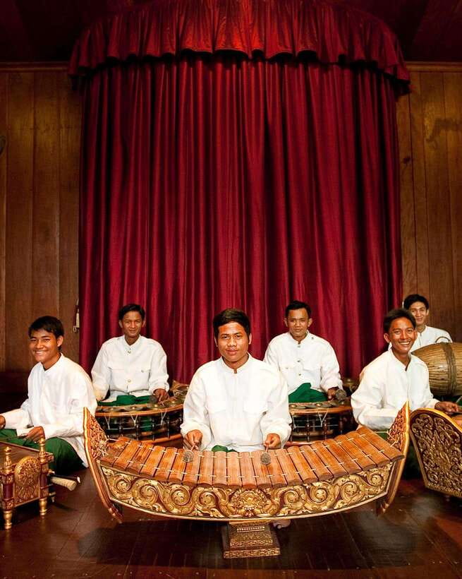 Apsara Theater Performance include dinner & Hotel pick up - Inside the Show: Five Sets of Classical and Folk Dance