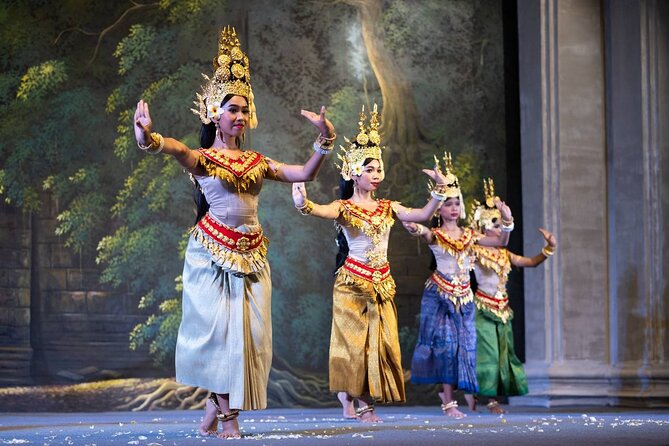 Apsara Theatre Performance include Dinner & hotel pick up - Dinner at the international buffet: eat well, not rushed