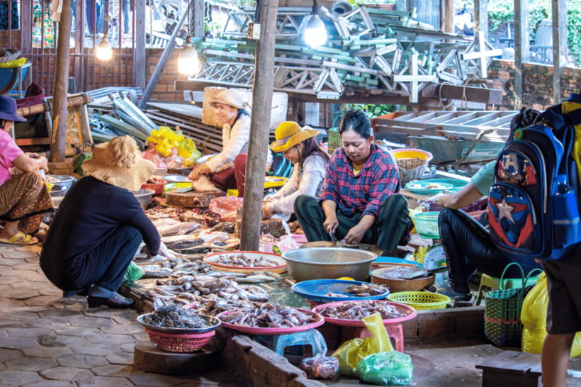 Authentic Siem Reap: Tuk Tuk Countryside and Sunset Tour - Phnom Krom Sunset: Calm Mats, Rice Fields, and Lotus Dishes