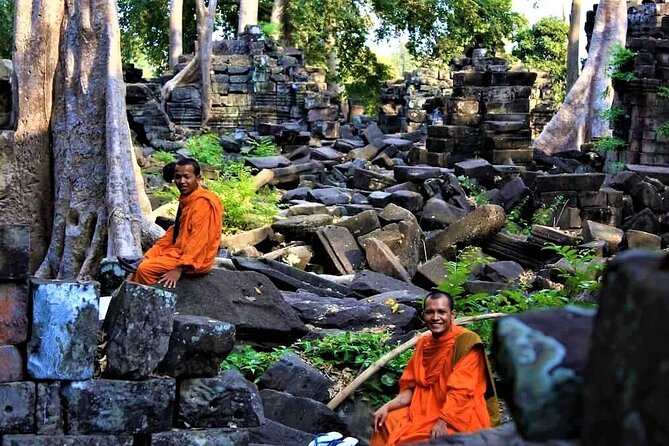 Banteay Chhmar Temple & Silk Farm Private Day Trip from Siem Reap - Entering Banteay Chhmar: Sculpture, Stone, and a Quieter Feeling