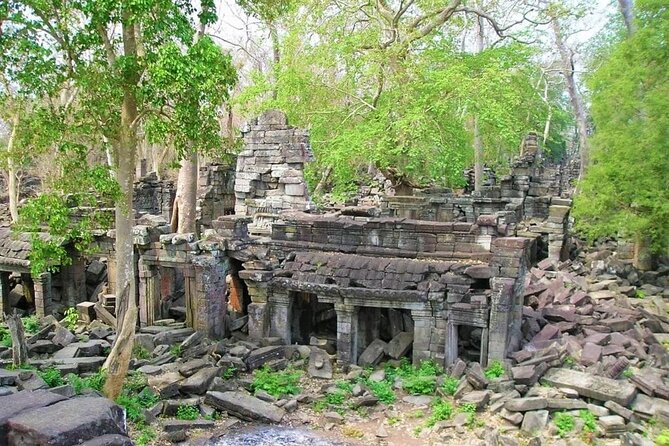 Banteay Chhmar Temple & Silk Farm Private Day Trip from Siem Reap - Angkor Silk Farm: From Mulberry to Cloth You Can Understand