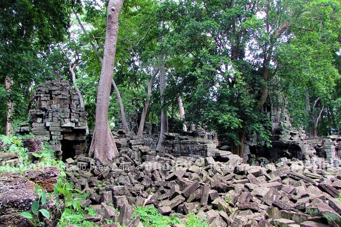 Banteay Chhmar Temple & Silk Farm Private Day Trip from Siem Reap - West Baray and Svay Romiet Pagoda: A Khmer Water World and a Local Ritual