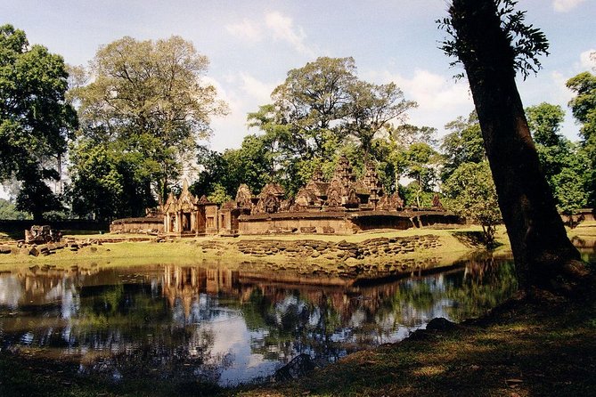Banteay Srei and Big Tour from Siem Reap Small-Group - East Mebon, temple towers on an island in the baray