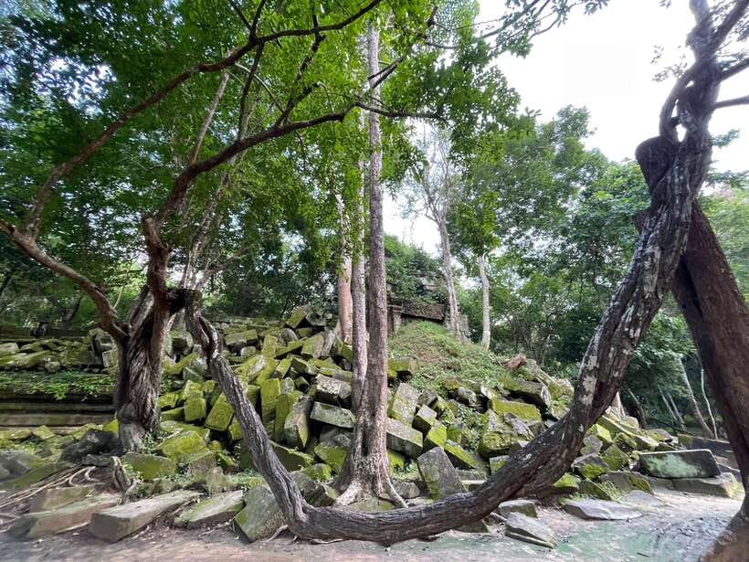 Banteay Srei, Kulen Waterfall & Beng Mealea Small-Group Tour - Getting Oriented in Siem Reap, Then Leaving the Crowds Behind