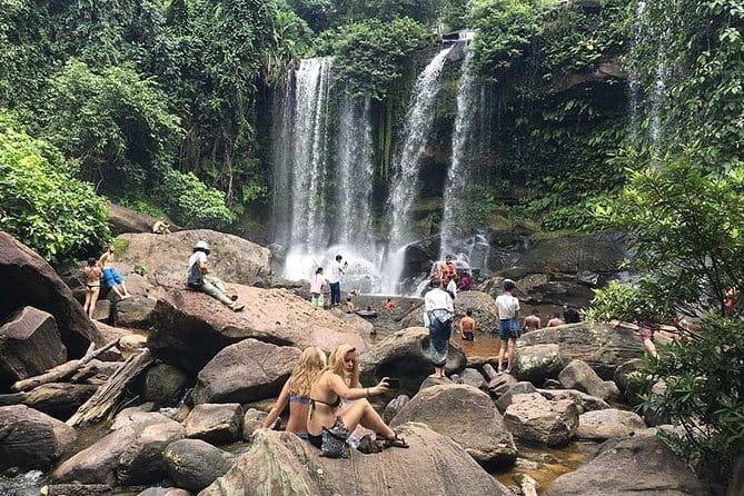 Banteay Srei Temple and Kompong Phluk Village Private Tour - Timing, heat, and what to bring for a smooth day