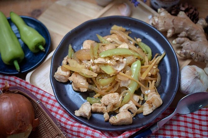 Battambang: Cooking Class and Market Touring - Group size, guide energy, and what tends to make this work