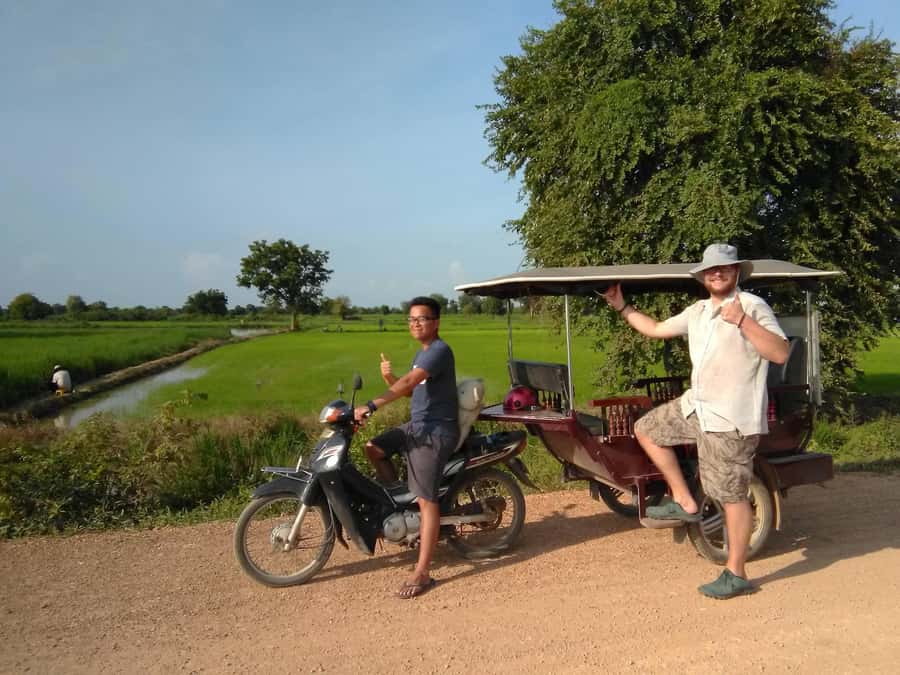 Battambang family tuktuk tour BambooTrain/Wat Banan/Bat cave - Sanker River countryside: fields, fish farms, and suspension bridges