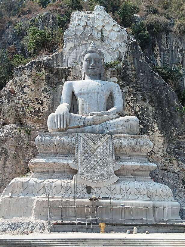 Battambang Private Full-Day Tour - Rice wine production and Ek Phnom temple: culture without the rush