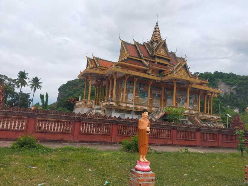 Battambang: Tuk-Tuk, Bamboo Train, Killing/Bat Caves, Sunset - Phnom Sampou and optional rat barbecue: a cultural taste with a choice