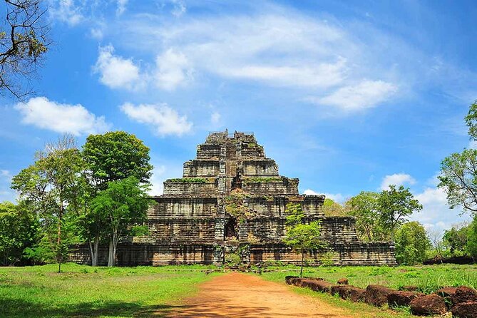 Beng Melea & Koh Ker Temples Small-Group Tour - Koh Ker temple: Jayavarman’s capital and the mystery of Chok Gargyar