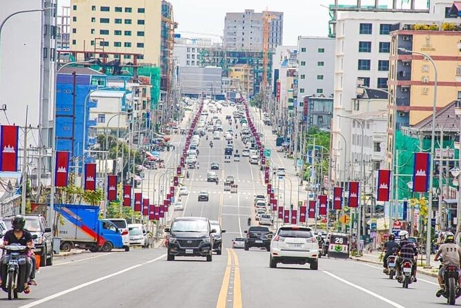 Best Sihanoukville Day Tours from Cruise Port - Independence Monument and the city’s turning points