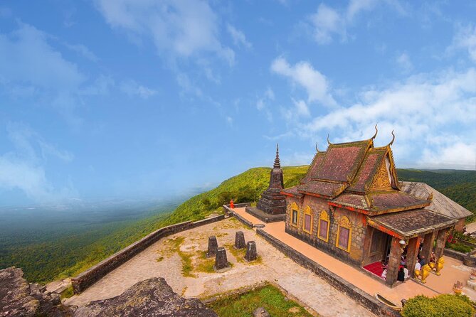Bokor Mountain Adventure - History, Sights and Waterfalls - Morning pickup from Sihanoukville, then straight up the mountain