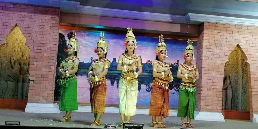 Buffet Dinner Apsara Show with hotel transfers - Apsara Dinner in Siem Reap, with a Buffet That Actually Feeds You