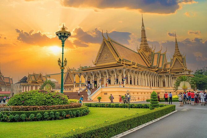 Cambodia 7 Days Tour from Siem Reap to Battambang and Phnom Penh - Day 2: Angkor Thom South Gate, Bayon, Ta Prohm, and Angkor Wat