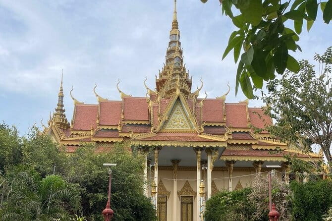 Cambodia Private Taxi - Siem Reap & Angkor Wat Temple Area Tour - Meeting in Siem Reap and getting out to the temple area