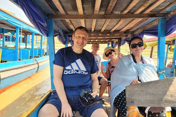 Cambodia Taxi Service - Stop 1, Ancient bridge near Kampong Kdei: stretch and slow down