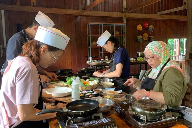 City Tour & Cooking Class - Wat Thmey (Killing Fields): A Heavy Start, With a Guide Who Can Frame It