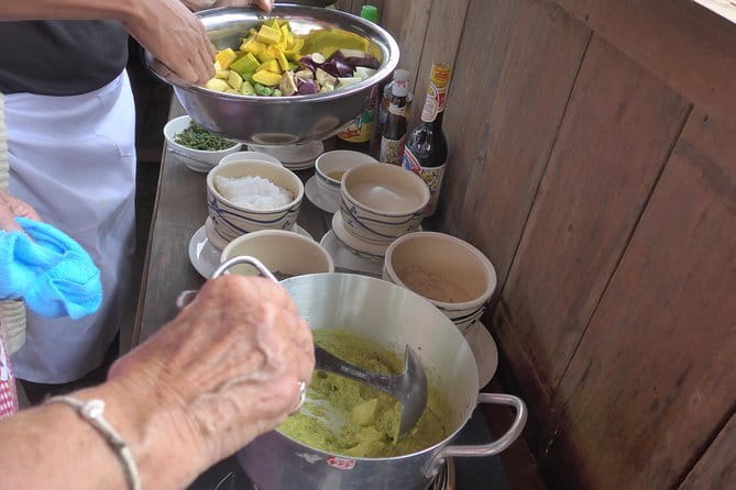 Cooking Class at La Plantation - Pepper farm intro and spice talk: making sense of Kampot peppercorns