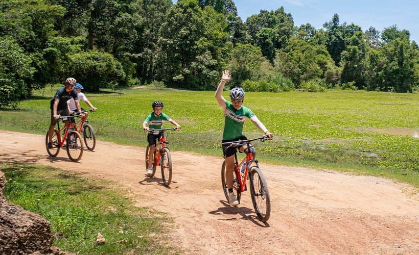 Cycle Angkor Backroad Bike Tour / E-Bike or Tuk Tuk - Late afternoon Angkor Wat: more breathing room, better photos
