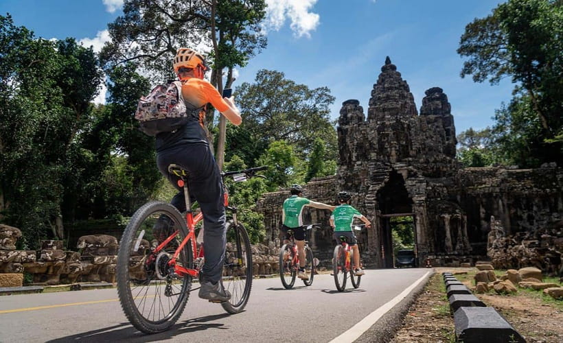 Cycle Angkor Backroad Bike Tour / E-Bike or Tuk Tuk - Lunch at a tropical garden: the break that keeps your legs working