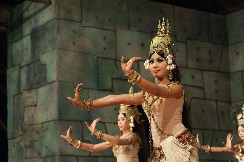 Dinner Show Apsara Dance, Pickup round trip included - Khmer Buffet Dinner You Can Actually Eat Like a Local