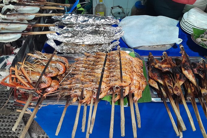 Evening Cambodian Food Tour - Stop 3: Chaktomuk Conference Hall and the bug tasting moment