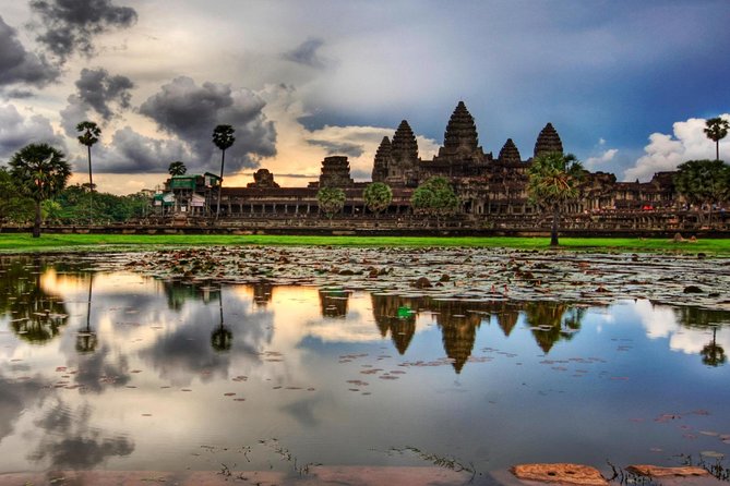 Explore Angkor Wat Temple , Bayon Temple and Jungle Temple Ta-Prohm - What the 7-hour schedule feels like on your legs