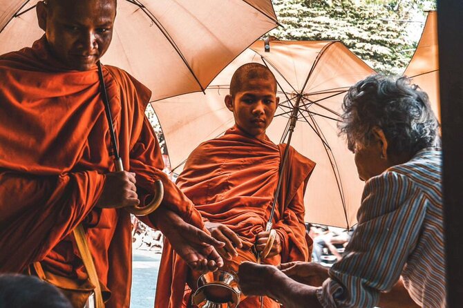 Explore Battambang full day tour by Tuk Tuk (start from 9am-6:30pm) - Battambang Bat Caves: The Moment the Sky Changes